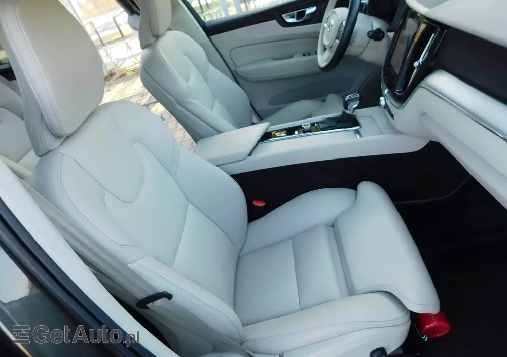 VOLVO XC 60 D4 Momentum Pro