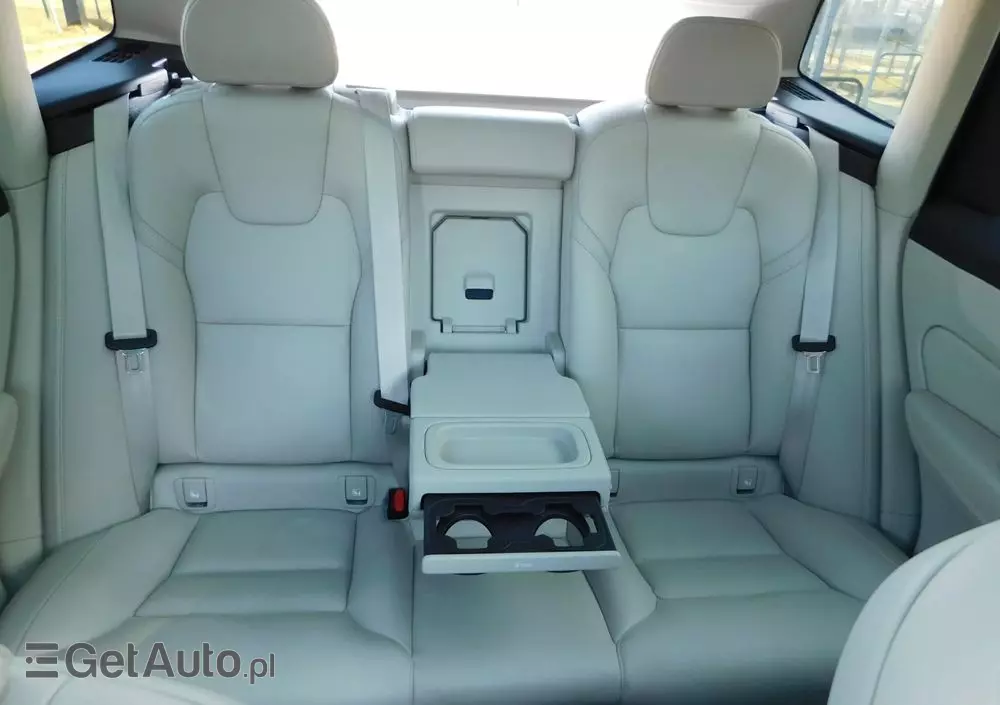 VOLVO XC 60 D4 Momentum Pro