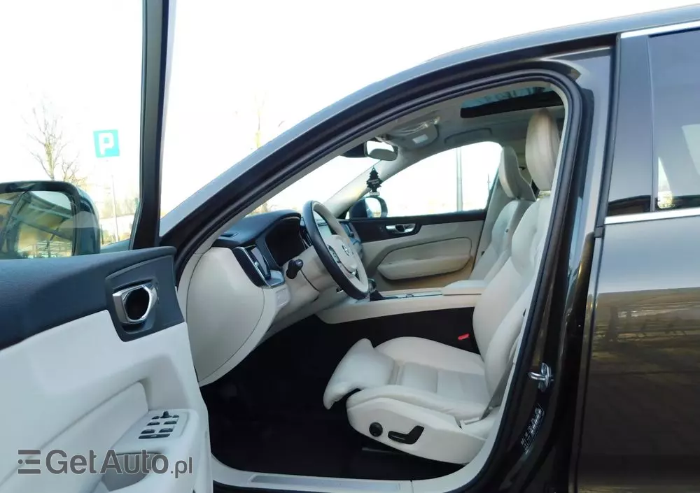 VOLVO XC 60 D4 Momentum Pro