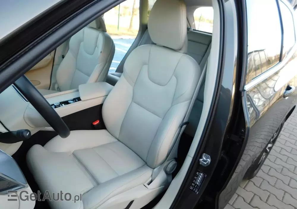 VOLVO XC 60 D4 Momentum Pro