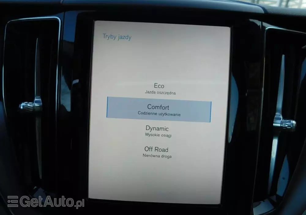 VOLVO XC 60 D4 Momentum Pro