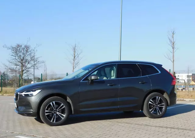 VOLVO XC 60 D4 Momentum Pro