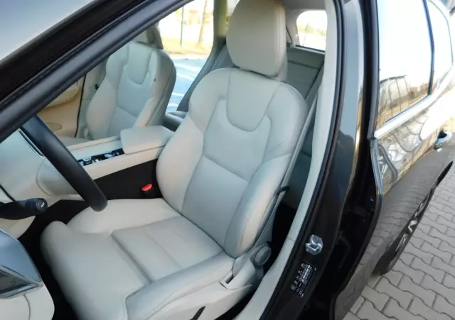 VOLVO XC 60 D4 Momentum Pro