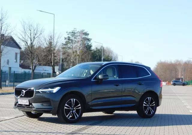 VOLVO XC 60 D4 Momentum Pro