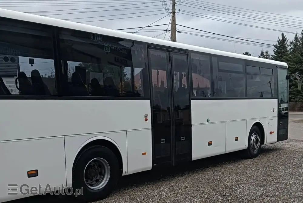 MERCEDES-BENZ INTOURO 