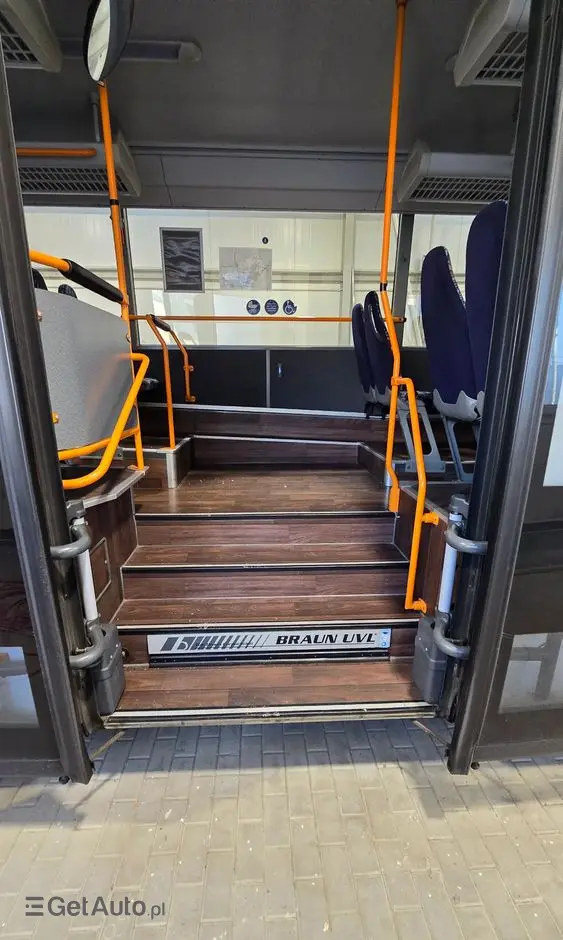 MERCEDES-BENZ INTOURO 