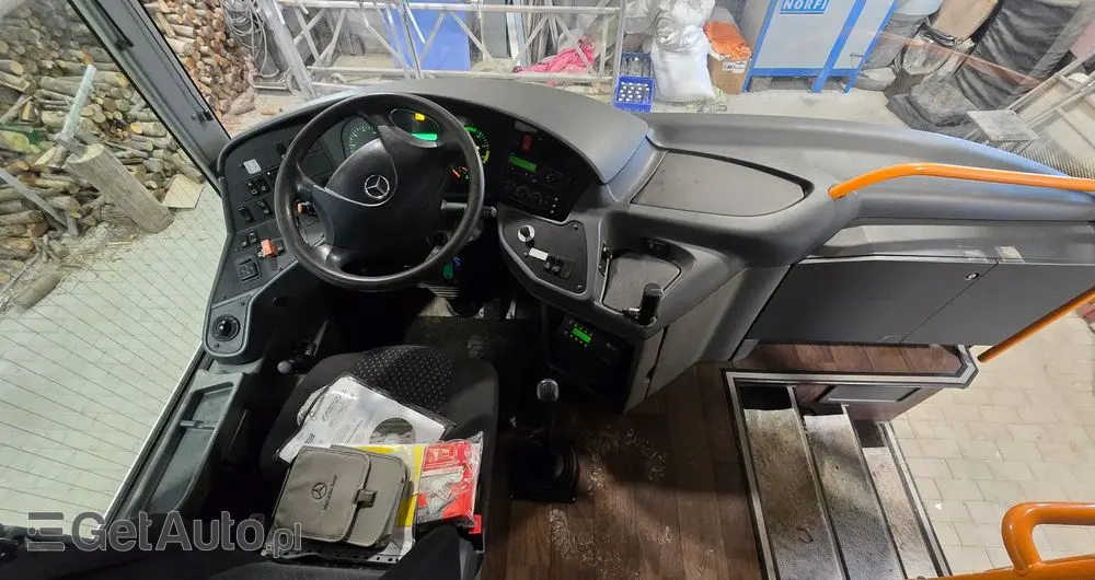 MERCEDES-BENZ INTOURO 