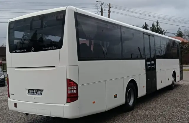 MERCEDES-BENZ INTOURO 