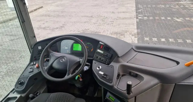 MERCEDES-BENZ INTOURO 