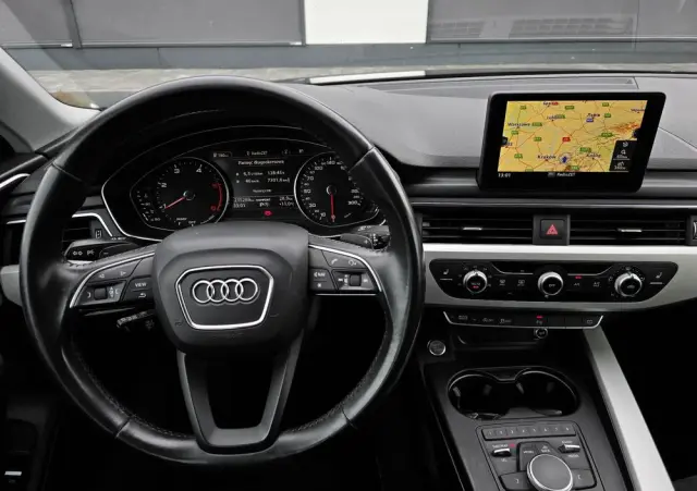 AUDI A4 Avant 2.0 TDI S tronic quattro sport