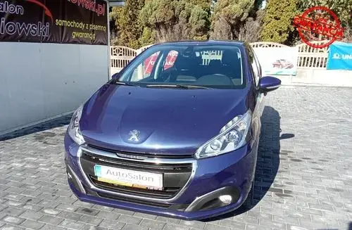 PEUGEOT 208 