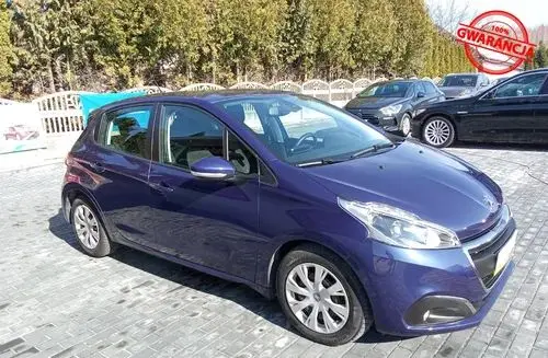 PEUGEOT 208 