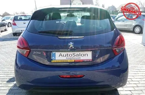PEUGEOT 208 