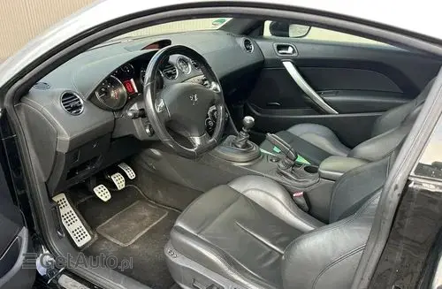 PEUGEOT RCZ 
