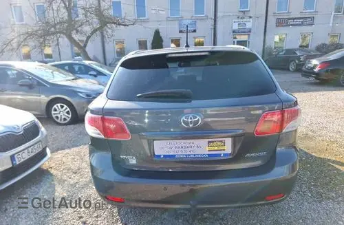 TOYOTA Avensis 