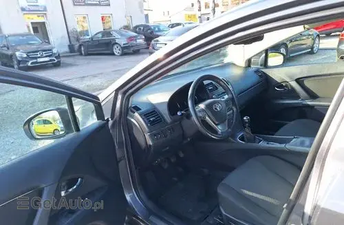 TOYOTA Avensis 