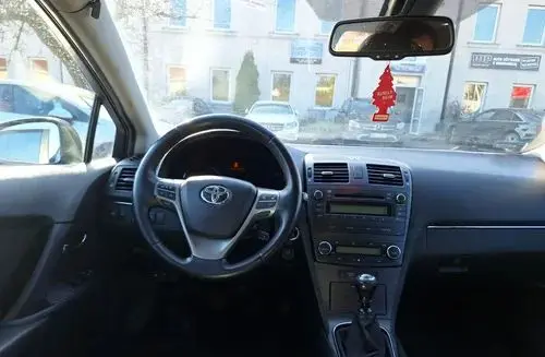 TOYOTA Avensis 