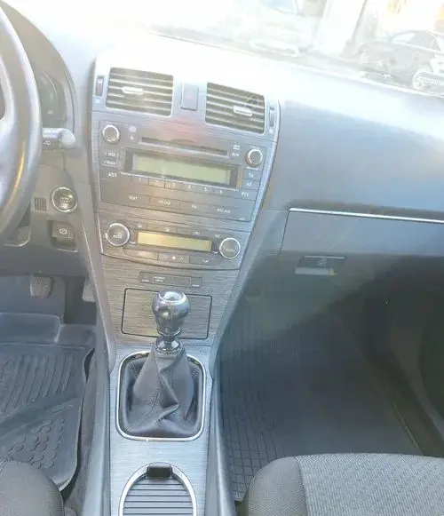 TOYOTA Avensis 