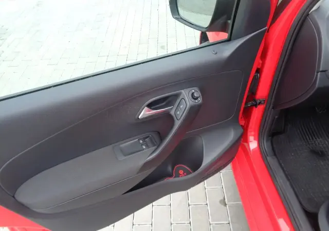 VOLKSWAGEN Polo 1.2 12V Sportline