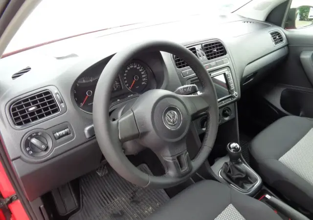 VOLKSWAGEN Polo 1.2 12V Sportline