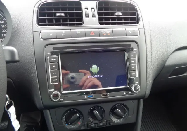 VOLKSWAGEN Polo 1.2 12V Sportline