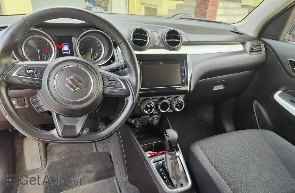 SUZUKI Swift 