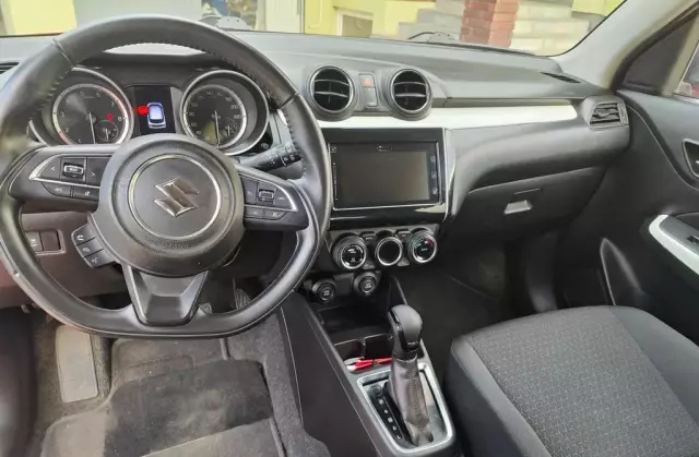 SUZUKI Swift 
