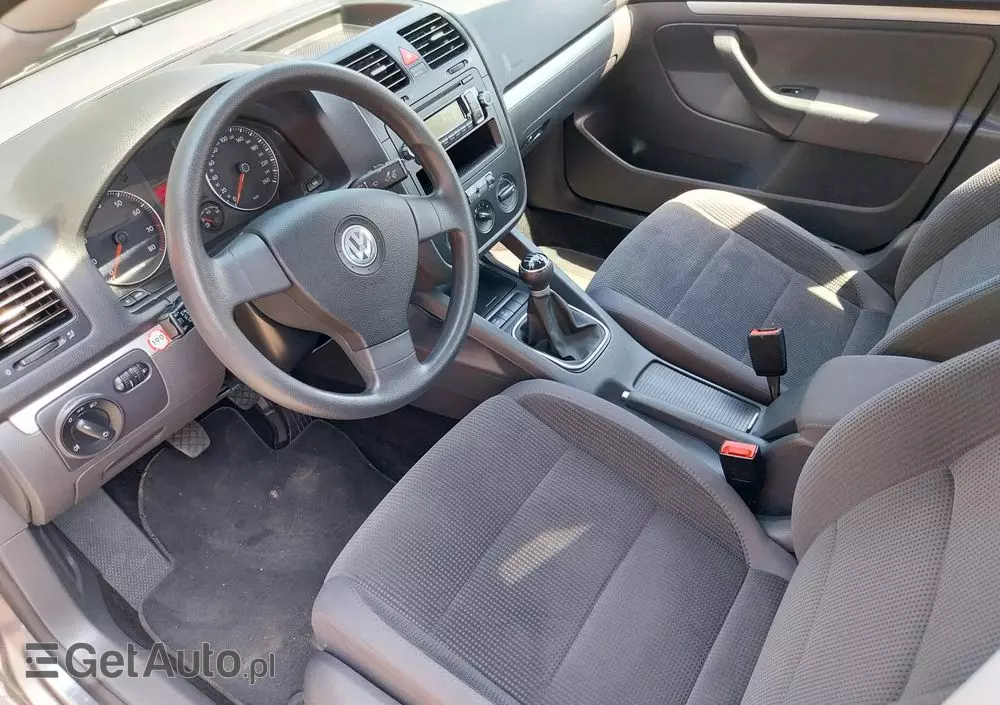 VOLKSWAGEN Jetta 1.4 TSI Highline