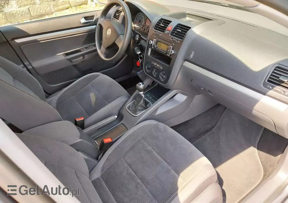 VOLKSWAGEN Jetta 1.4 TSI Highline