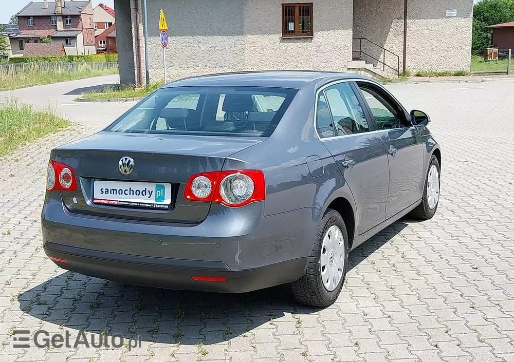 VOLKSWAGEN Jetta 1.4 TSI Highline