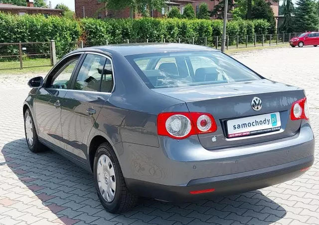VOLKSWAGEN Jetta 1.4 TSI Highline