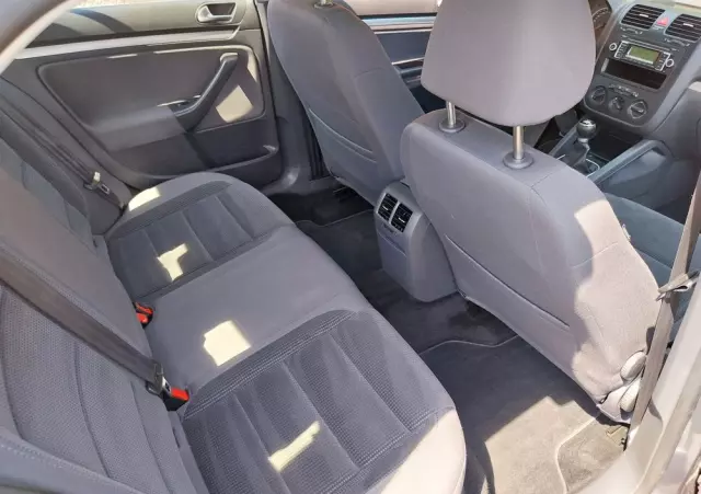 VOLKSWAGEN Jetta 1.4 TSI Highline