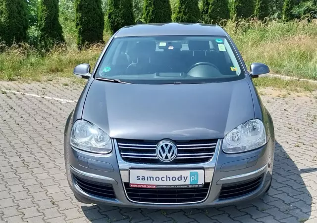 VOLKSWAGEN Jetta 1.4 TSI Highline
