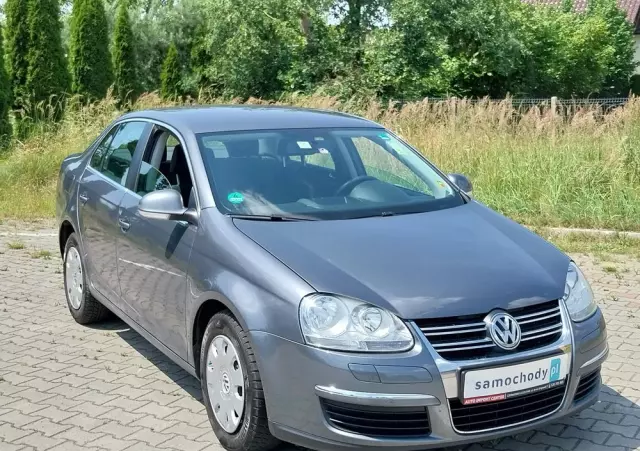 VOLKSWAGEN Jetta 1.4 TSI Highline
