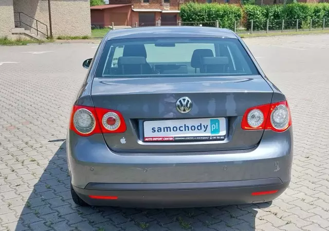 VOLKSWAGEN Jetta 1.4 TSI Highline