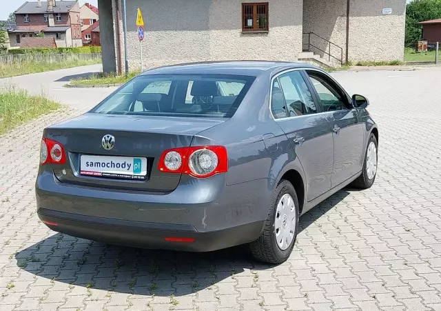 VOLKSWAGEN Jetta 1.4 TSI Highline