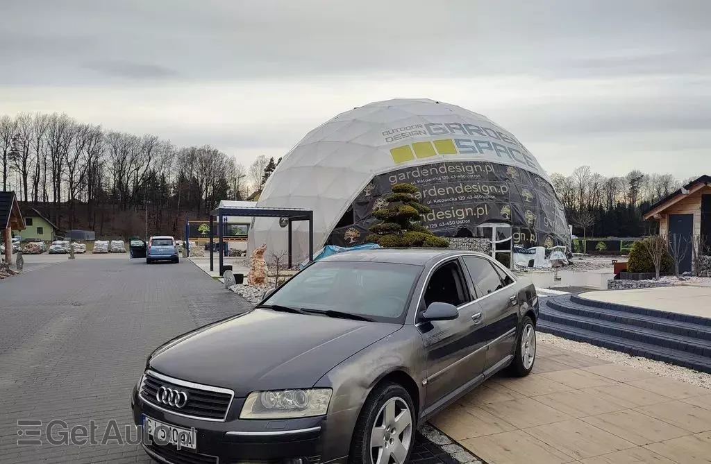 AUDI A8 