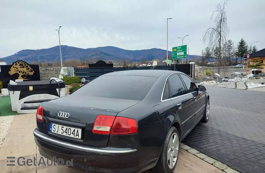 AUDI A8 
