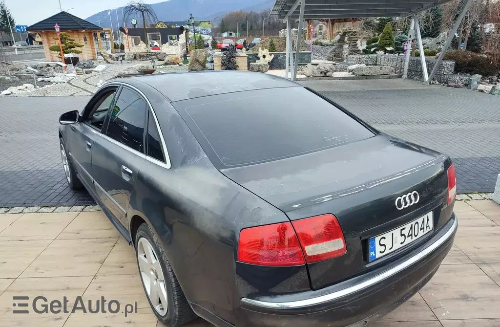 AUDI A8 