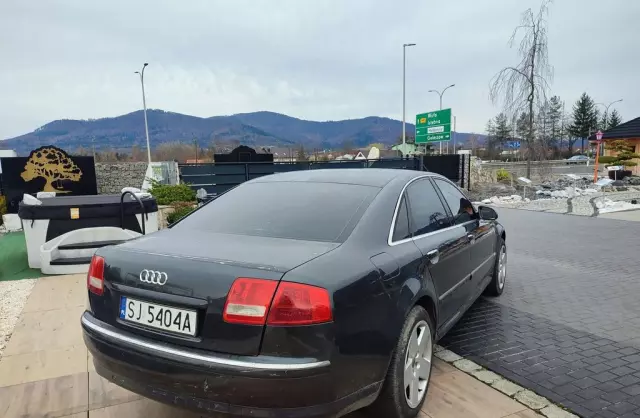 AUDI A8 