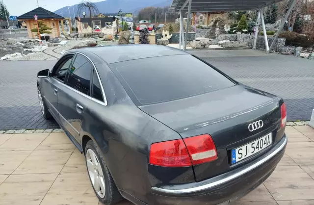 AUDI A8 