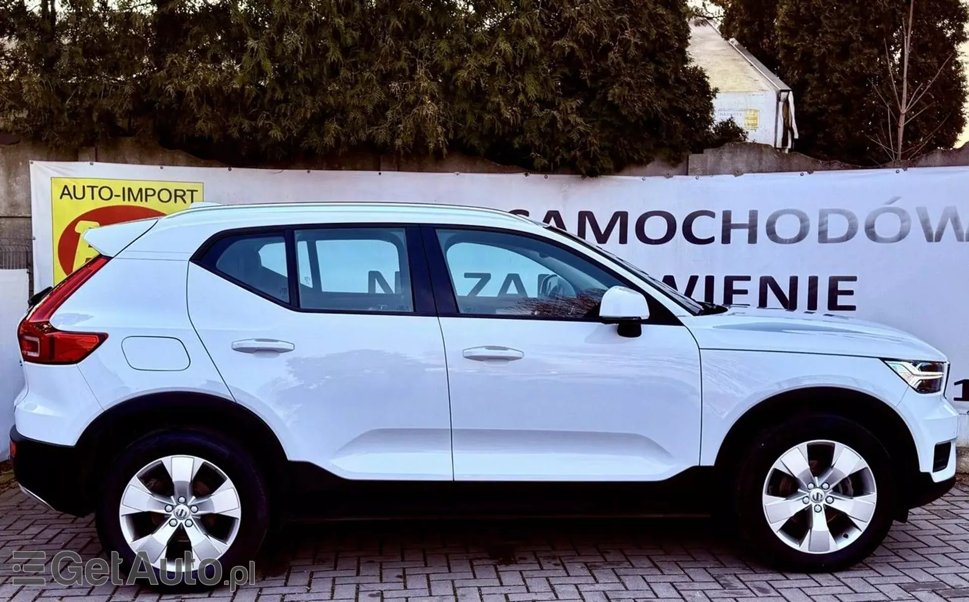 VOLVO XC40 
