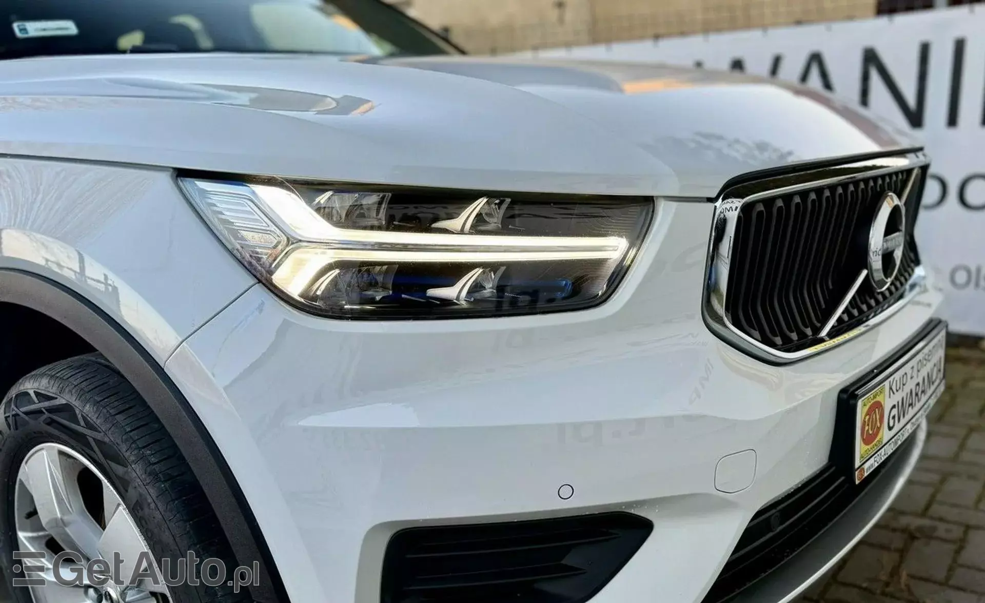 VOLVO XC40 