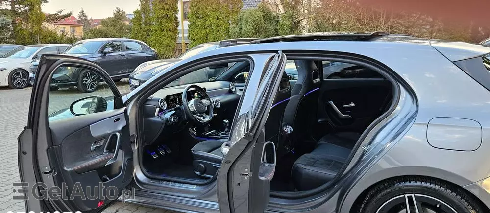 MERCEDES-BENZ Klasa A 200 AMG Line