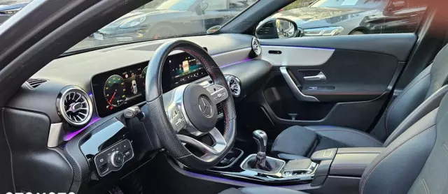 MERCEDES-BENZ Klasa A 200 AMG Line