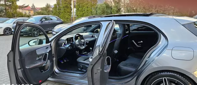 MERCEDES-BENZ Klasa A 200 AMG Line