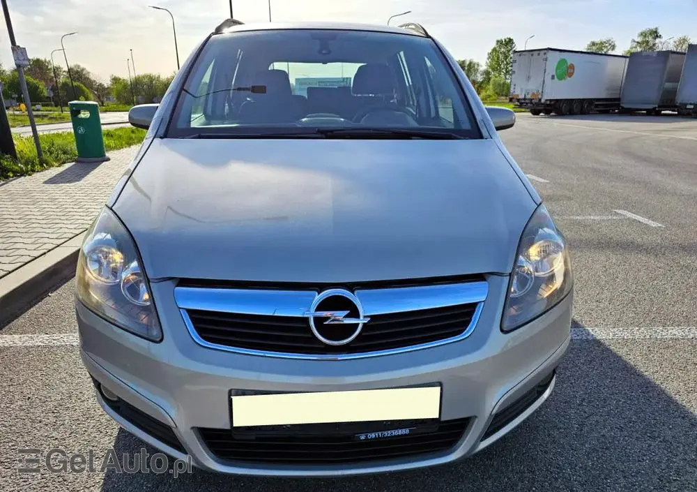 OPEL Zafira 1.8 Cosmo