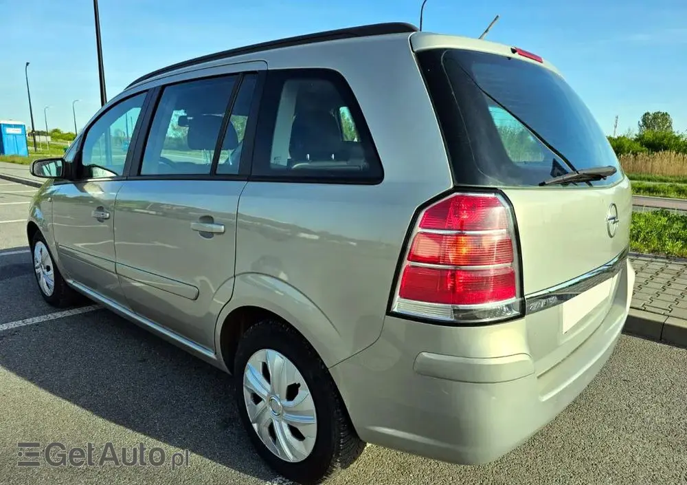 OPEL Zafira 1.8 Cosmo