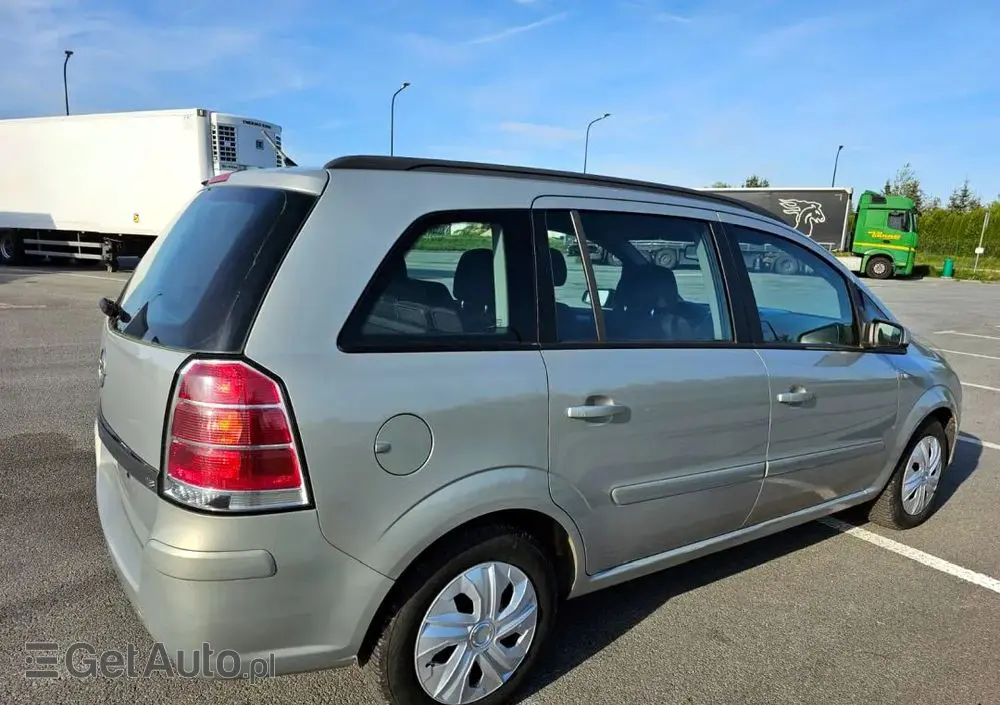 OPEL Zafira 1.8 Cosmo