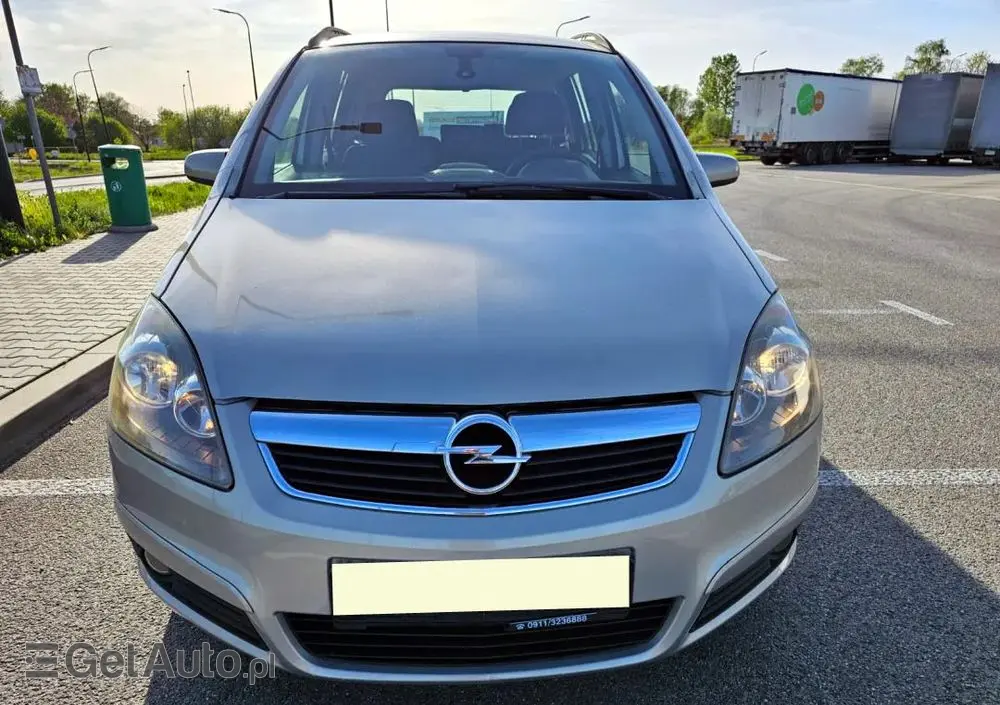 OPEL Zafira 1.8 Cosmo